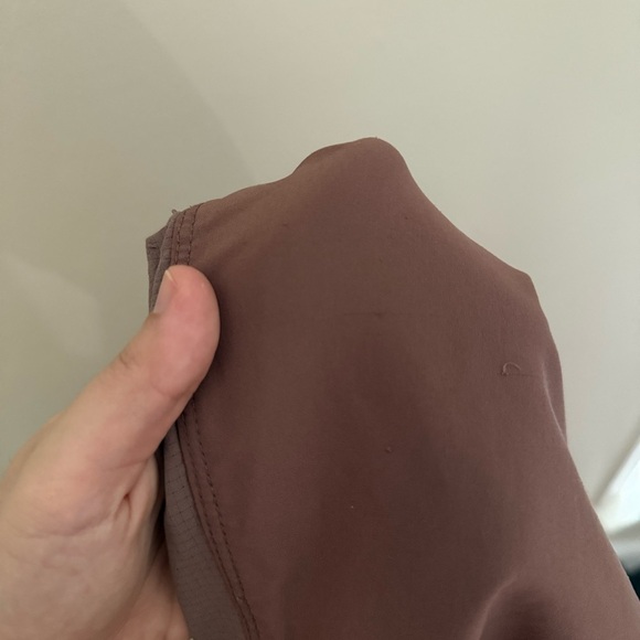 Vuori Men’s Course Run Shorts in Terracotta Dusty Red Drawstring - Picture 12 of 14